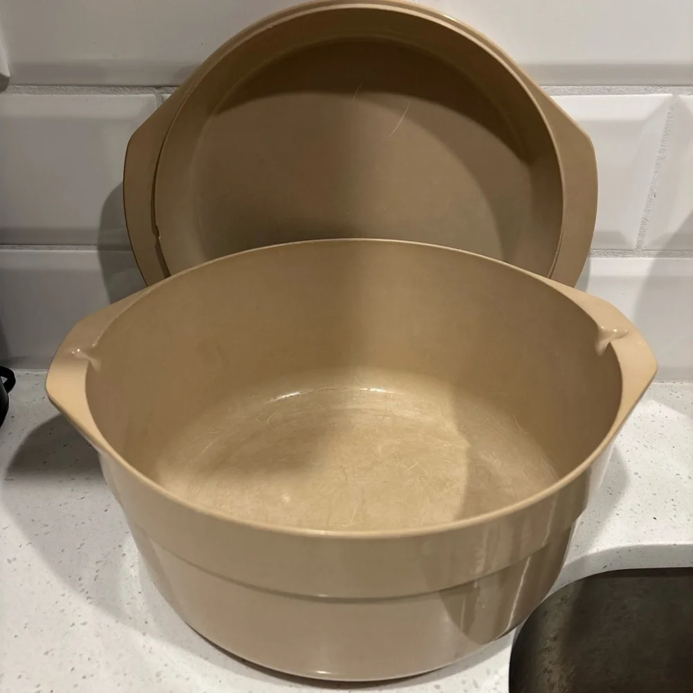 VTG Anchor Hocking 5 Qt Dutch Oven with Lid Microware PM480-T1 Microwave Cooker
